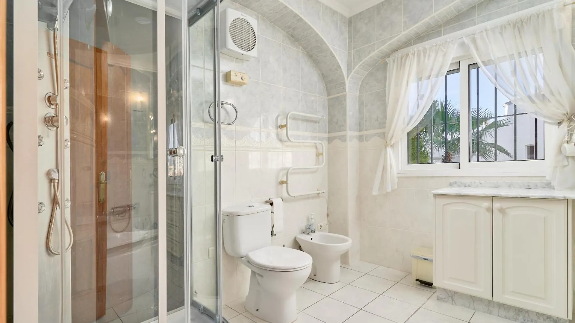 Casa Rosa Burriana Beach Nerja Villa
