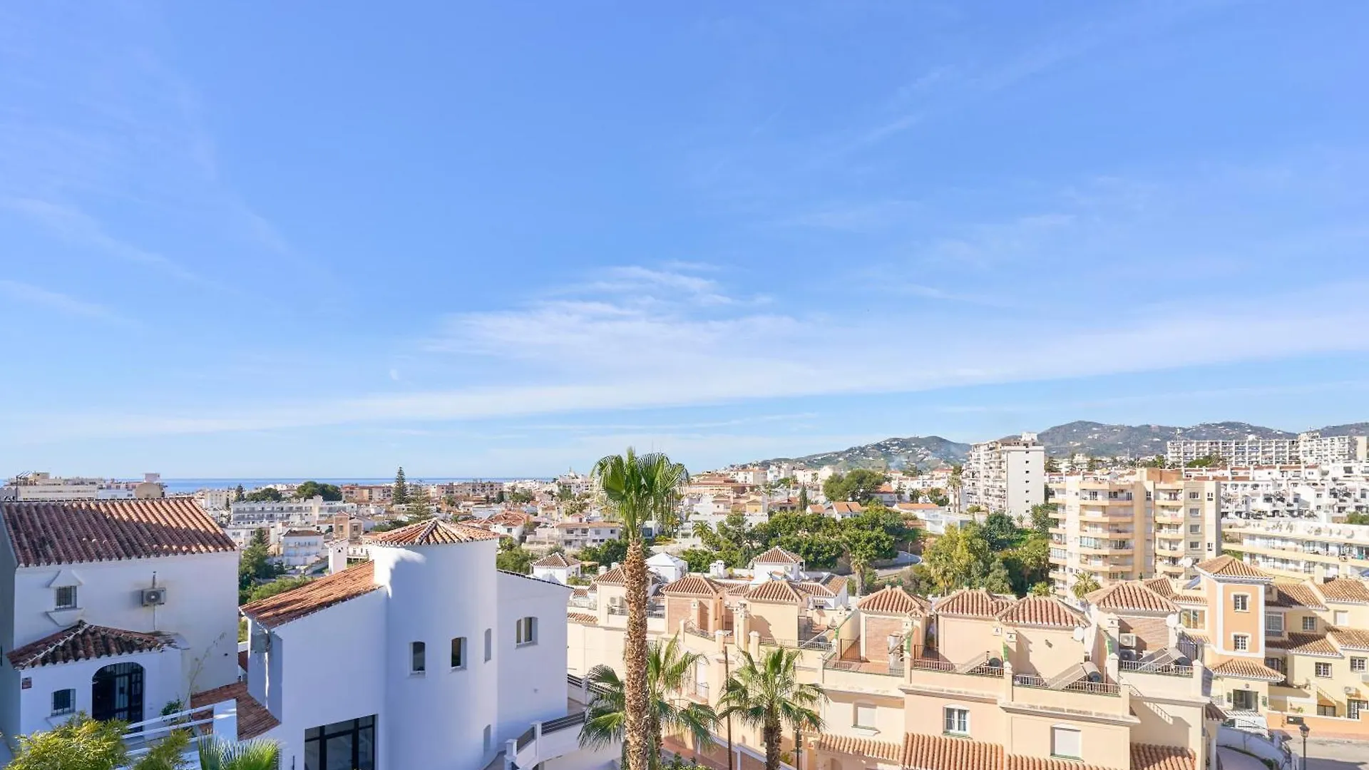 Casa Rosa Burriana Beach Nerja Villa