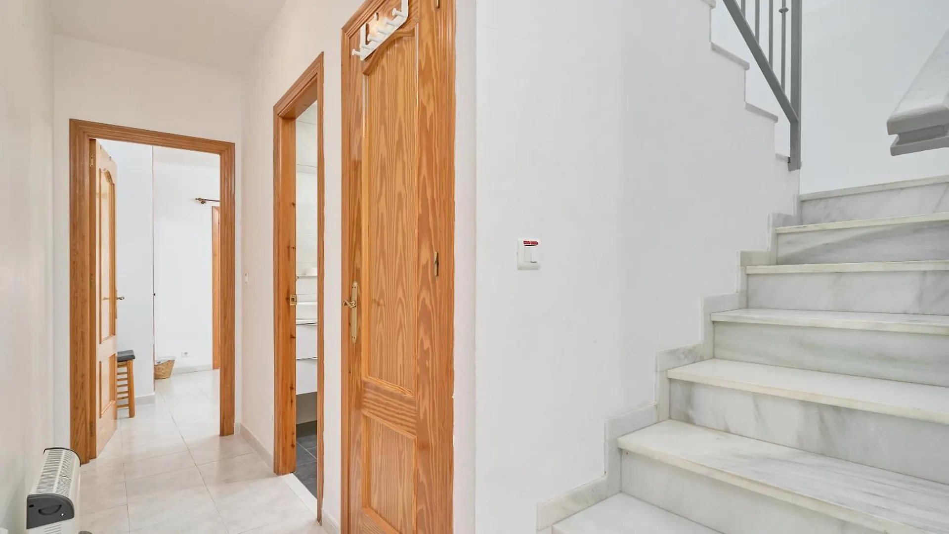 Casa Rosa Burriana Beach Nerja 0*,